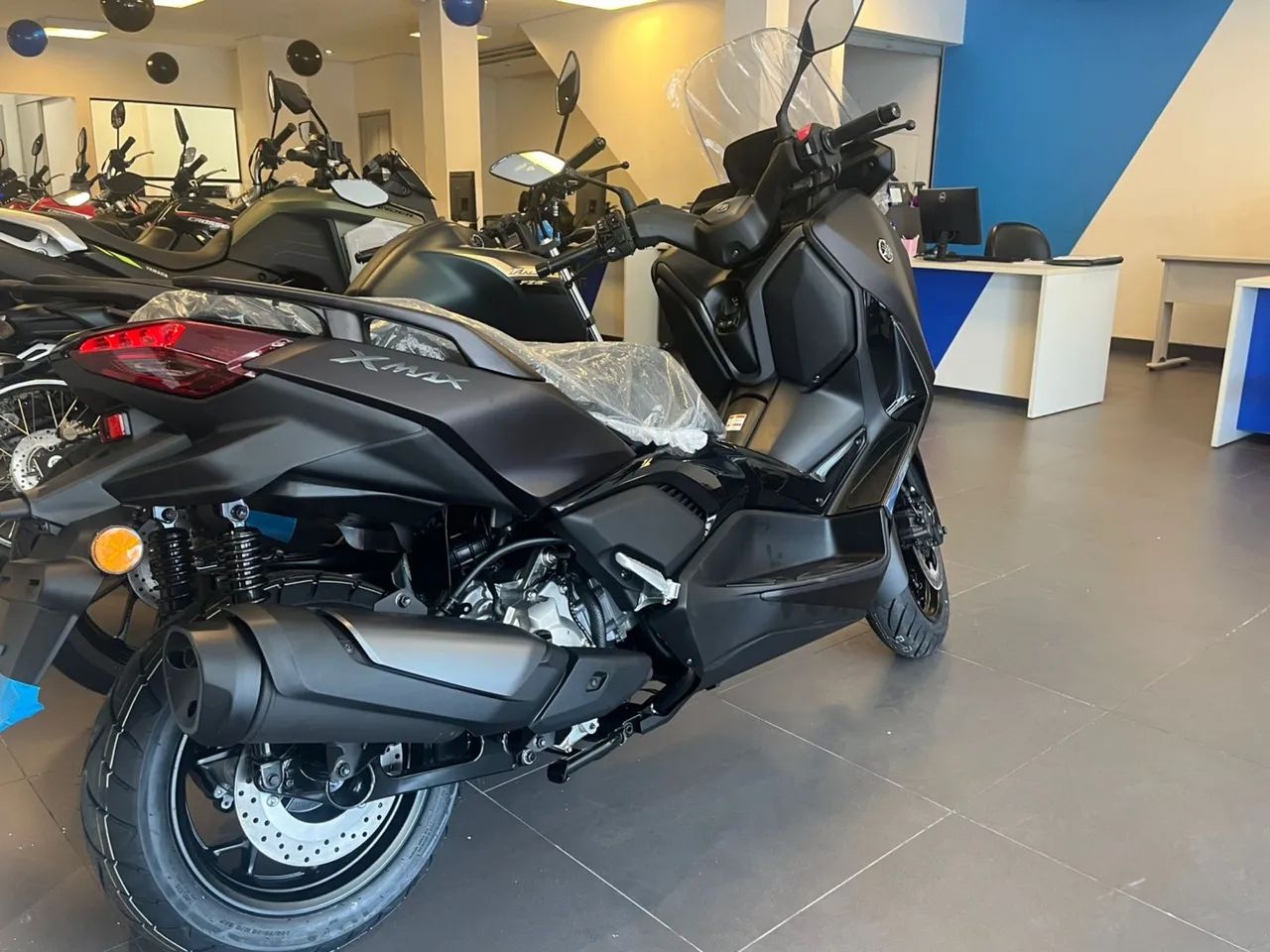 Xmax 300 2026 (zero)