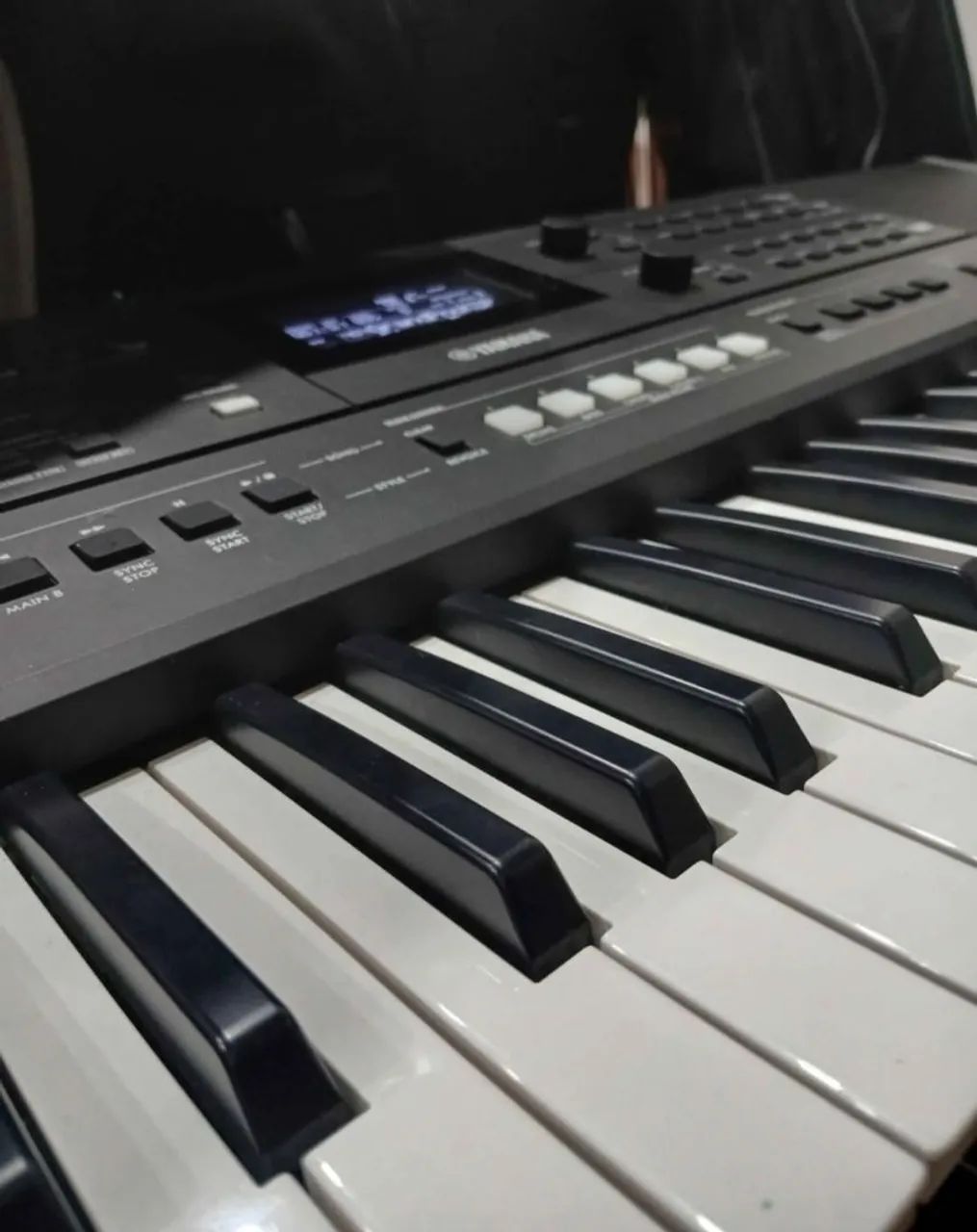 Teclado E 483 da Yamaha