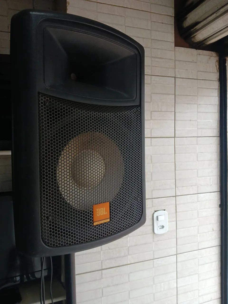 Caixa ativa JBL JS121A  - Foto 2