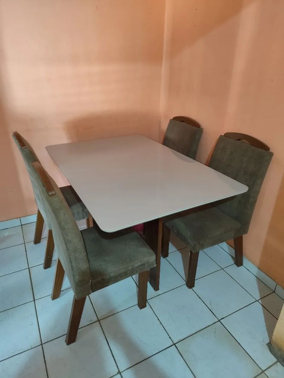 Mesa de vidro 4 cadeiras 135X90