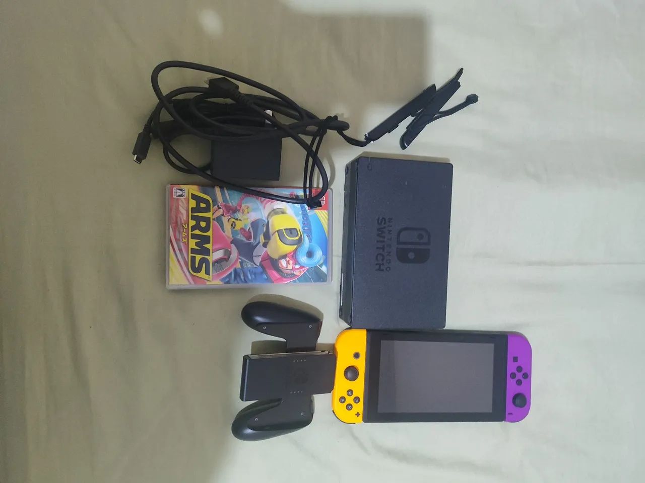 Nintendo Switch V2 Neon impecável 
