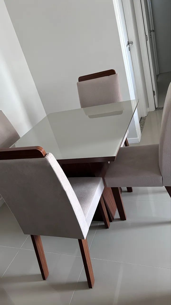 Conjunto de mesa com 4 cadeiras e tampo de vidro  - Foto 2
