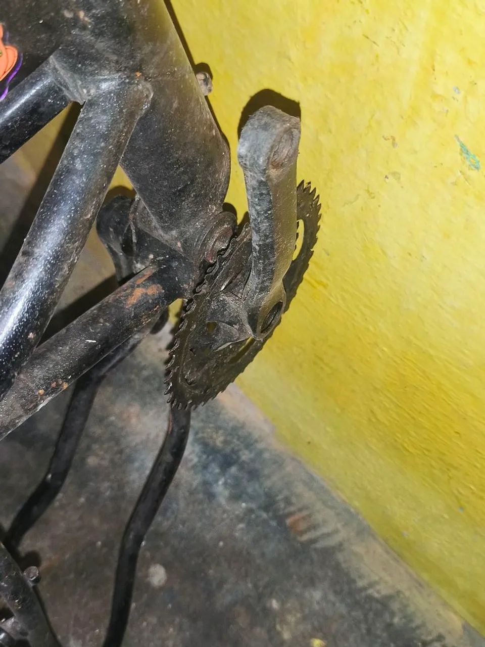 quadro de bicicleta aro 29 com mola no meio e já vai com rolamento central  - Foto 2