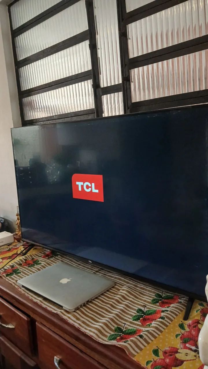 Vendo essa tv da marca TCL DE 43 polegadas SMART ANDROID TV TOP  - Foto 3