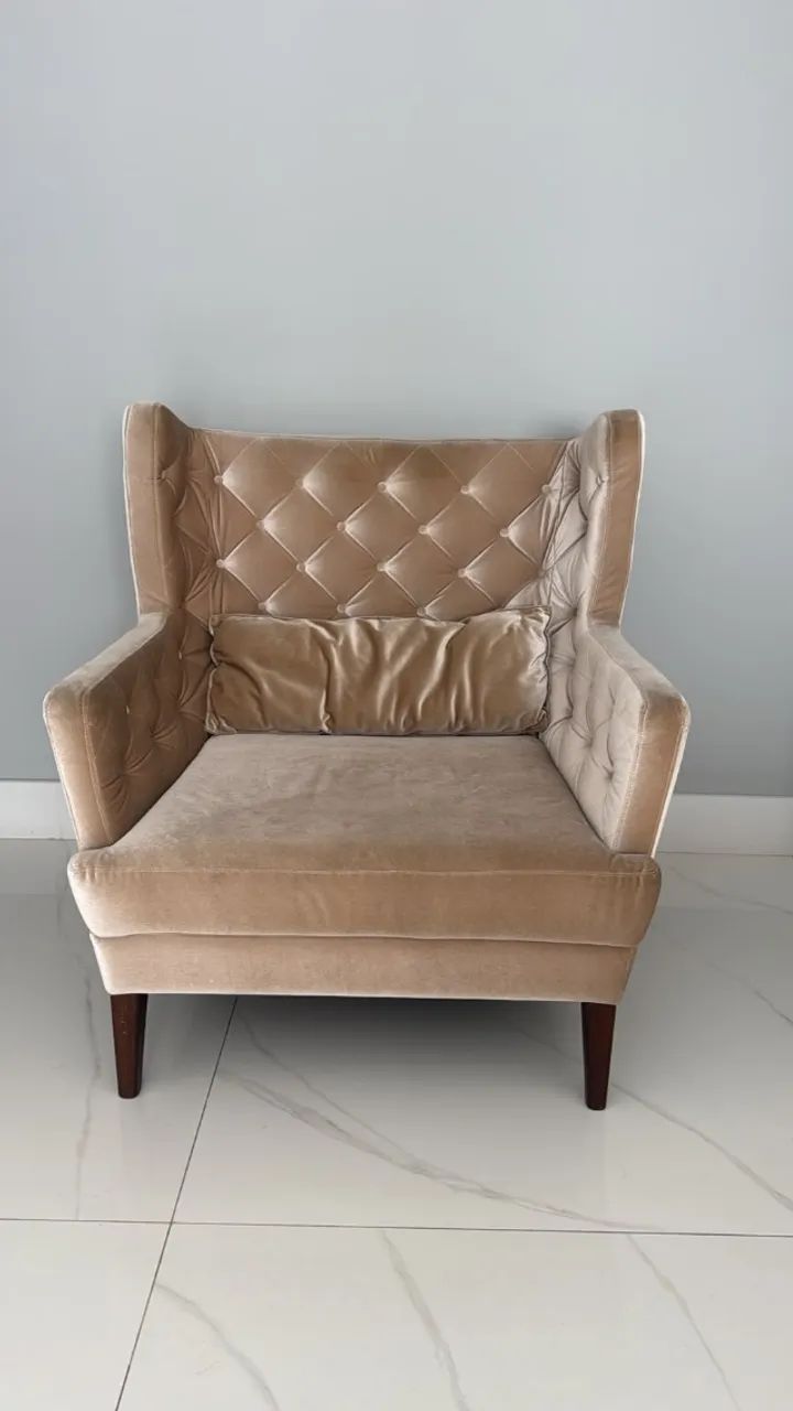 Poltrona Decorativa Capitonê Bege - Grande e Confortável - Foto 2