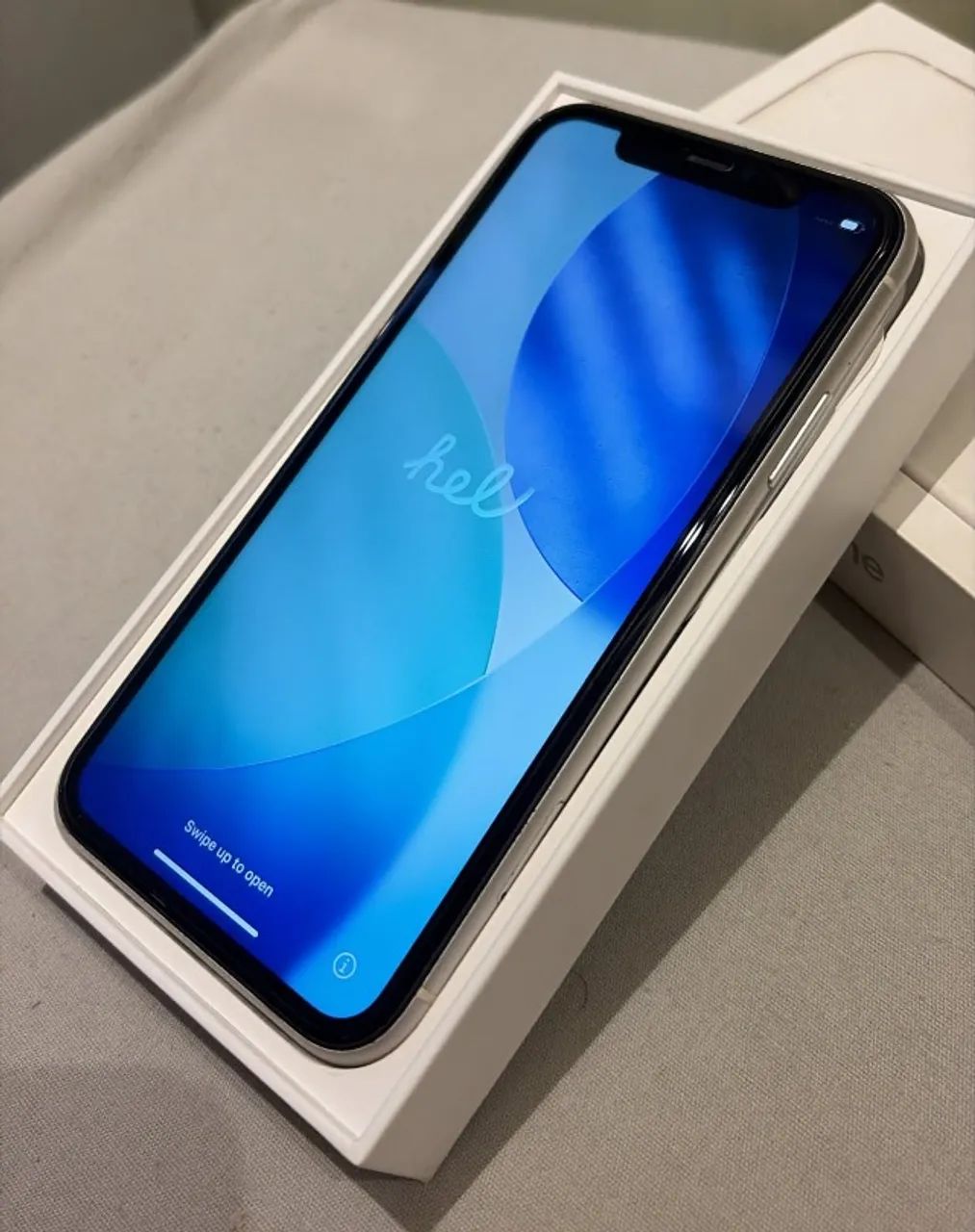 IPHONE 11 BRANCO COM CAIXA
