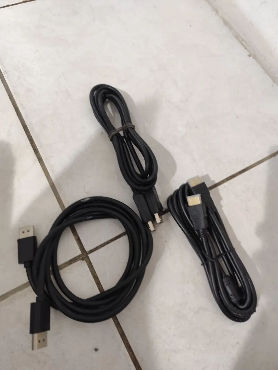 Mouse, cabo de rede, cabo de força, cabo HDMI e VGA. - Foto 2