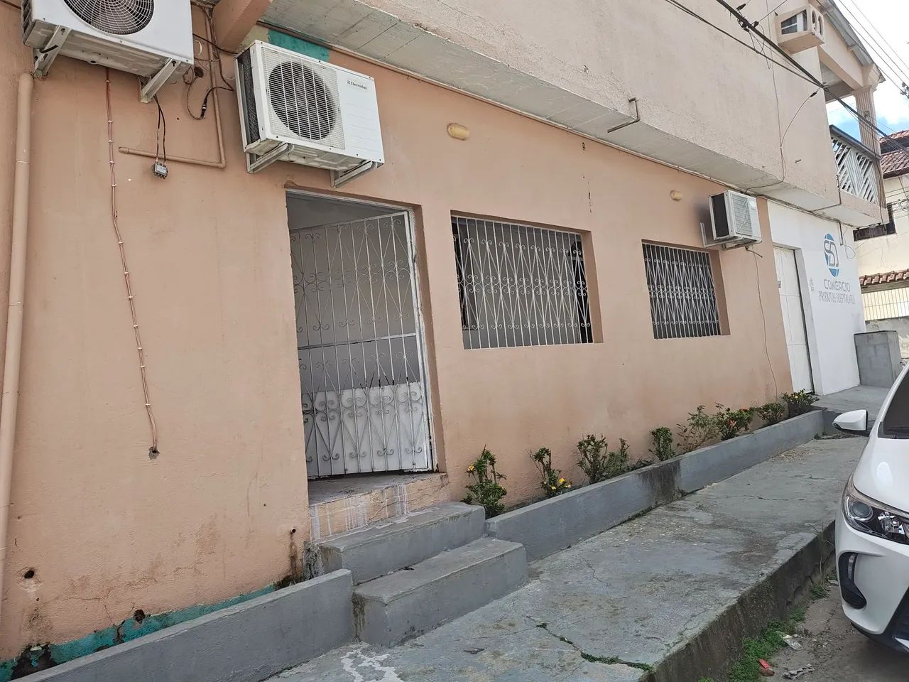 Alugo ótimo apartamento com 3 dormitórios, cidade nova