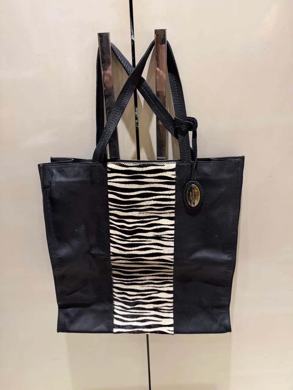 Bolsa de Couro com detalhe animal print