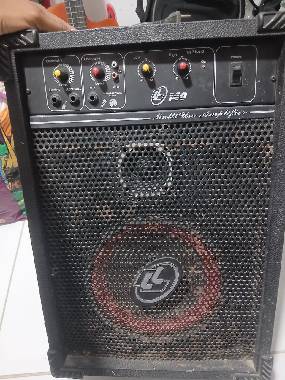 Caixa de som amplificada LL