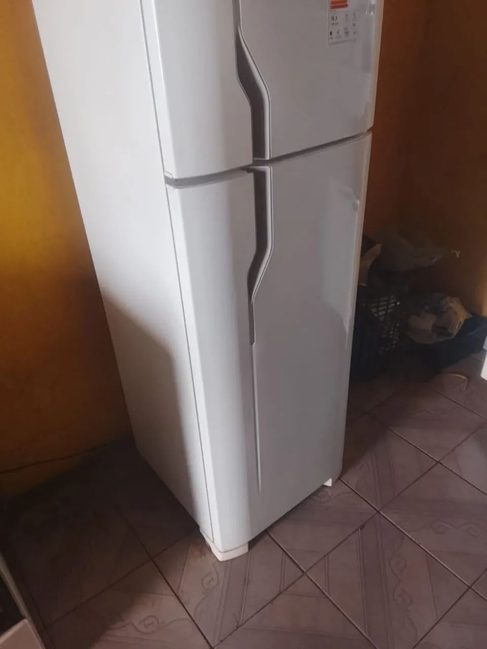 Vendo geladeira 