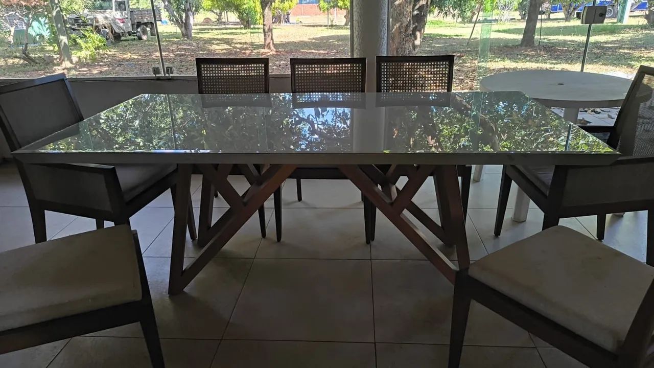 Conjunto de mesa de jantar 2,00m e 8 cadeiras