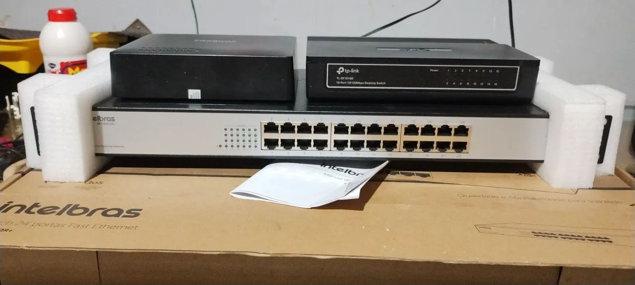 03 unidades switch Intelbras, semi novas