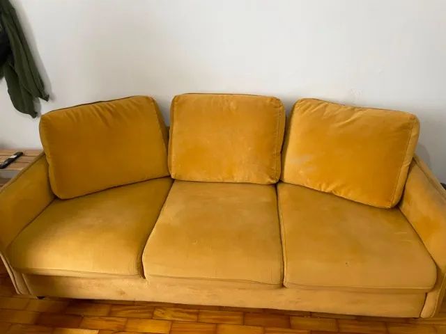Sofá Três Lugares - Reformado com esforço no tecido e espuma - Foto 2
