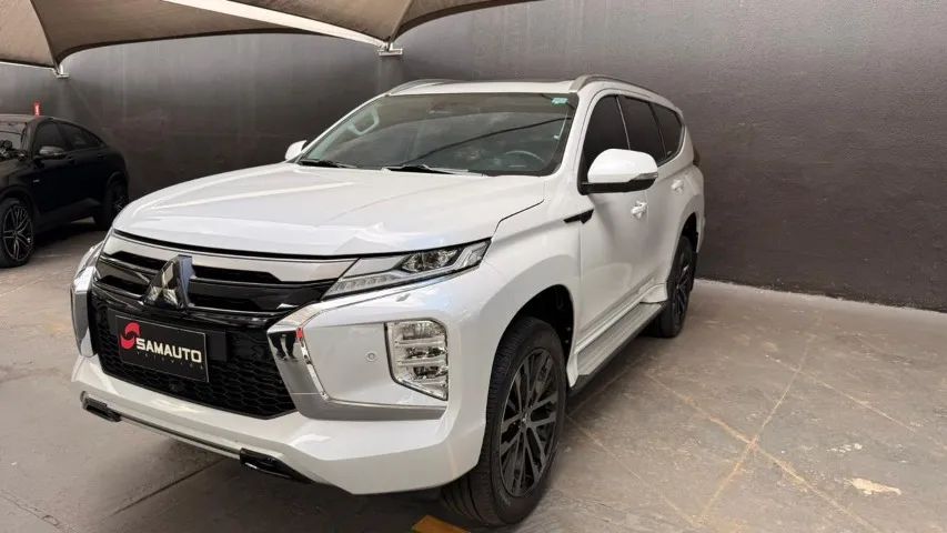 Mitsubishi Pajero 2024