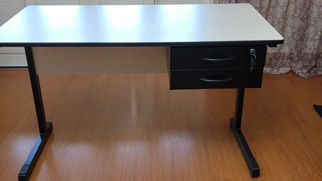 Mesa escritório 