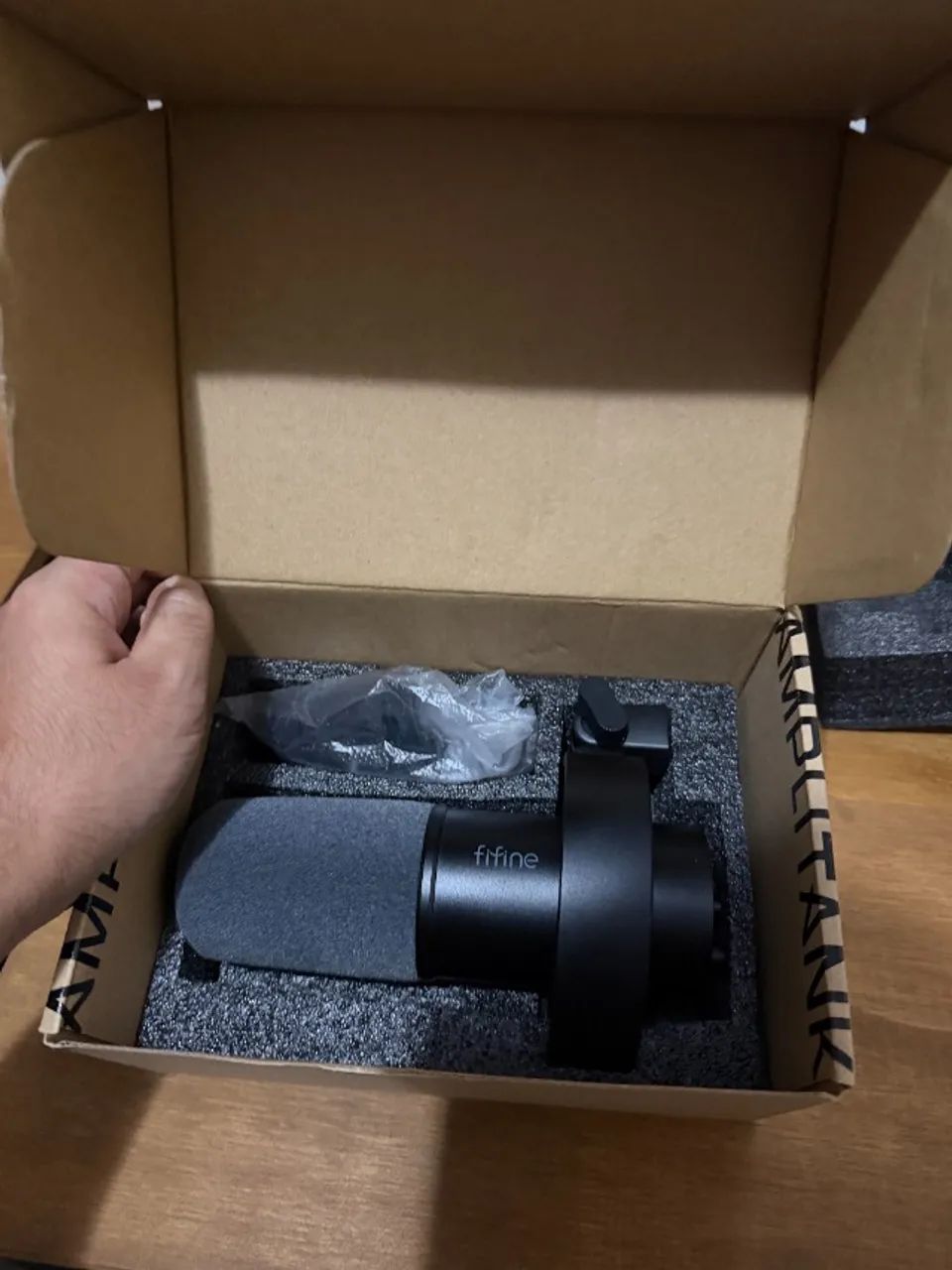 Microfone Fifine K688 USB/XLR Dinâmico para Podcast e Lives - Foto 3