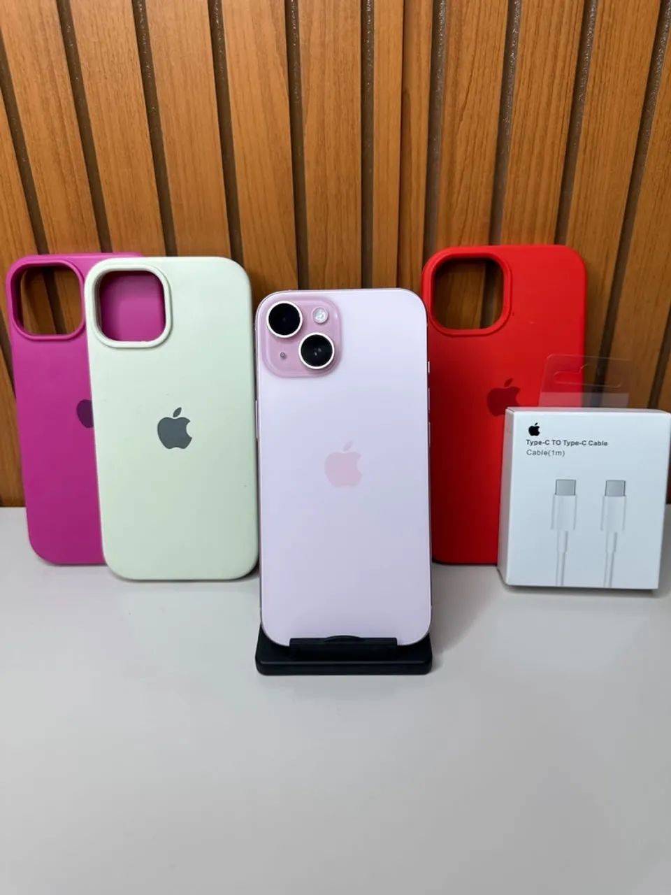 【良品】iPhone 15 ｜128GB　バッテリー86% iPhone 15 128Gb 86% de bateria todo original - Celulares e