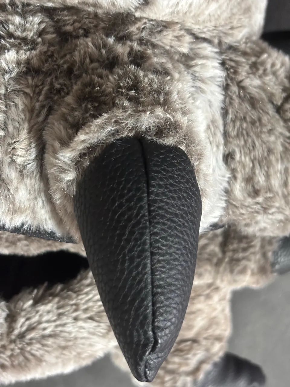 Pantufa Pata De Urso Dinossauro 3D Super Macia E Quentinha - Foto 4