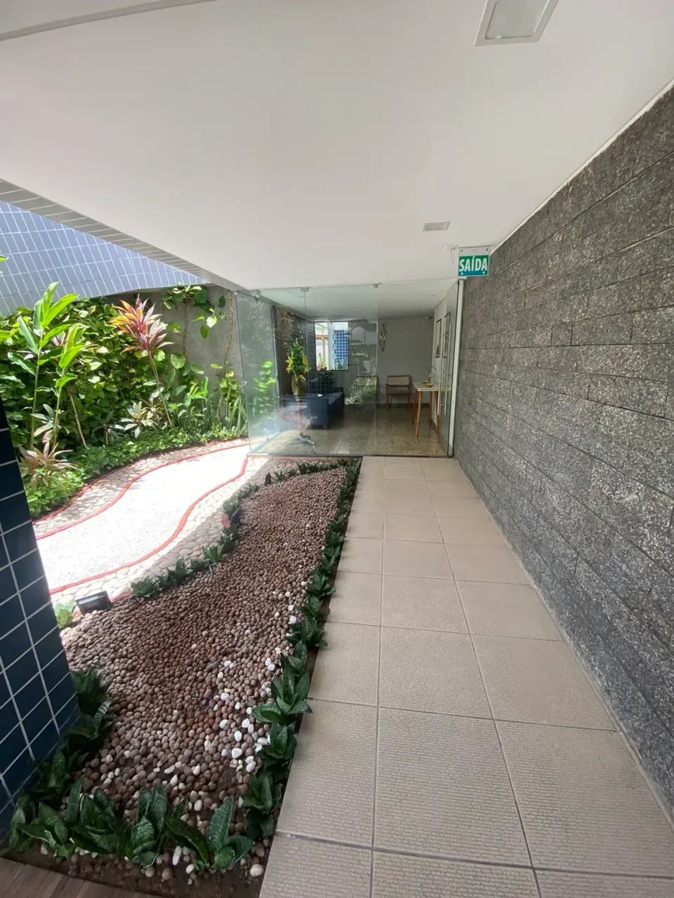 Apt 60m2 mobiliado de 2 quartos, 2 wcs , 1 vaga de garagem - Foto 4