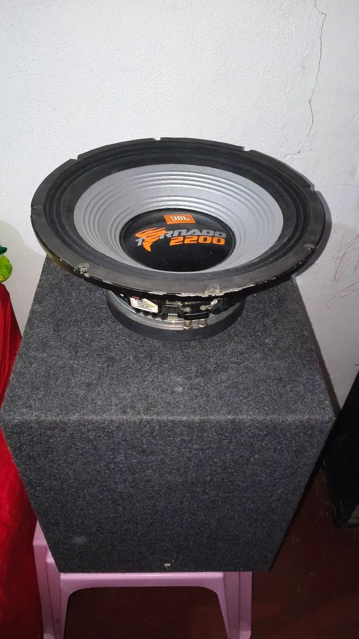 Vendo essa Caixa 15 polegadas de completo só o auto falante quer tem quer trocar a bobina  - Foto 3