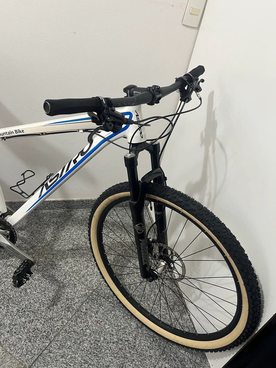 Vendo ou troco bicicleta aro 29