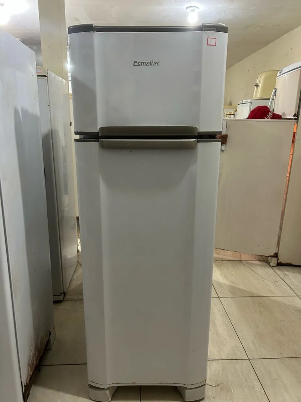 Geladeira esmaltec 