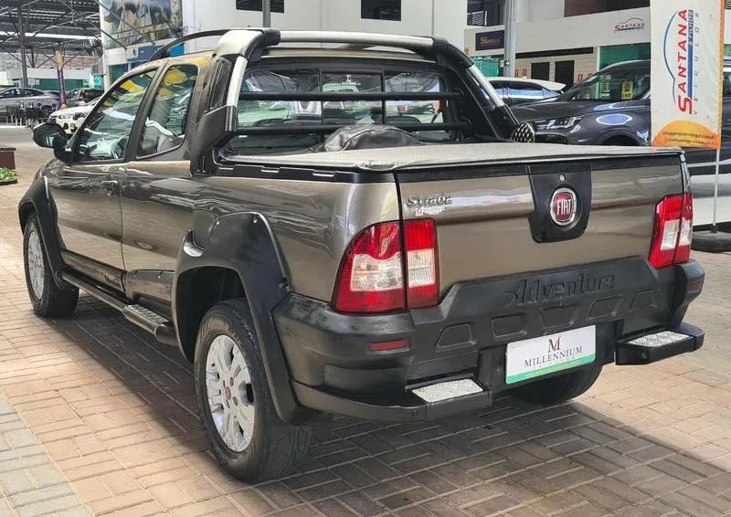 Fiat Strada Adventure1.8/ 1.8 Locker Flex CD 2011 - Foto 5
