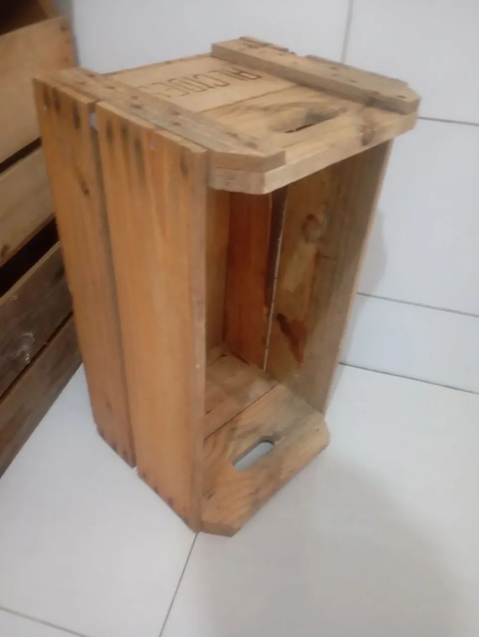 Caixa de madeira multiuso 