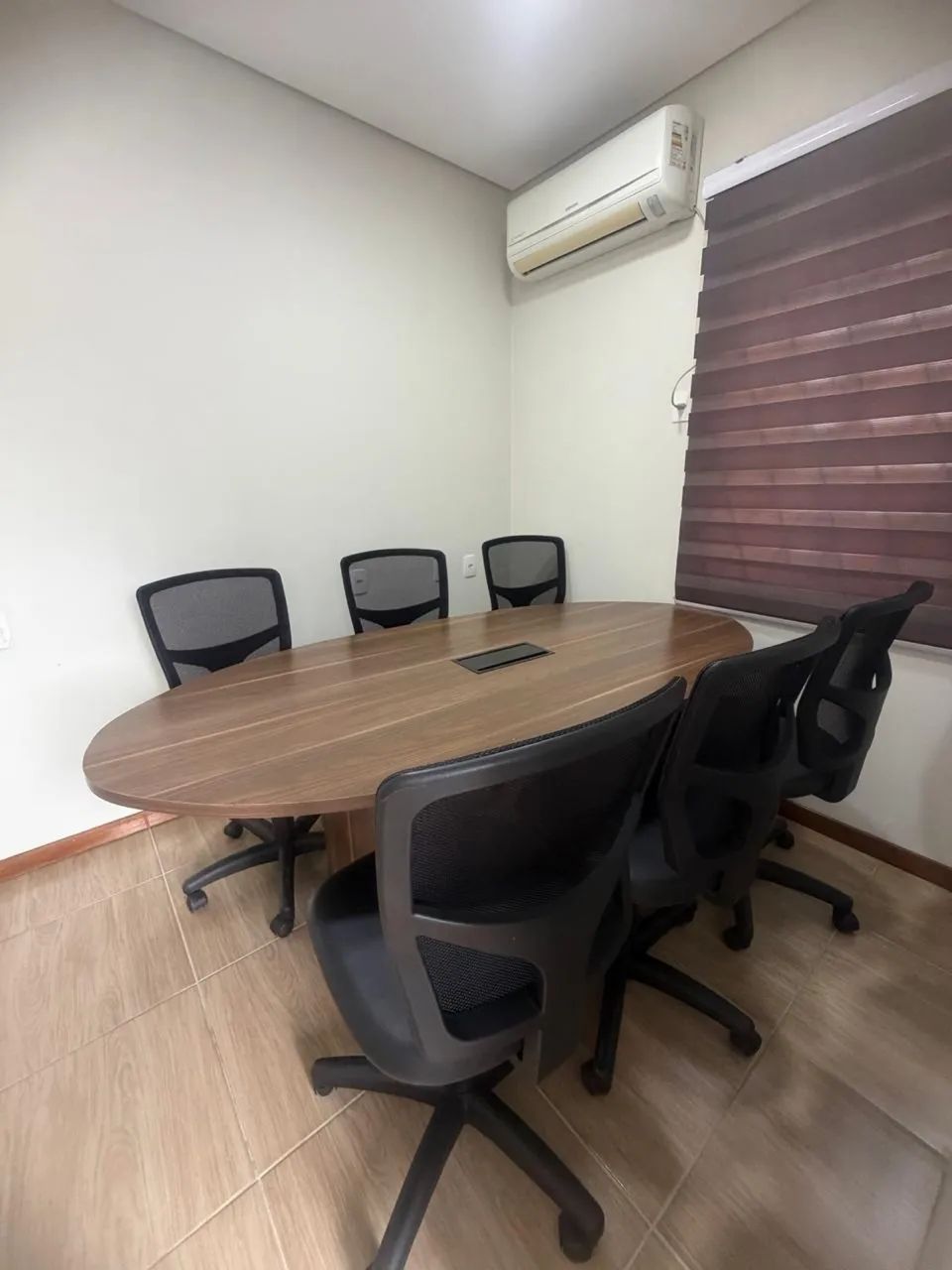 Mesa de Reunião 
