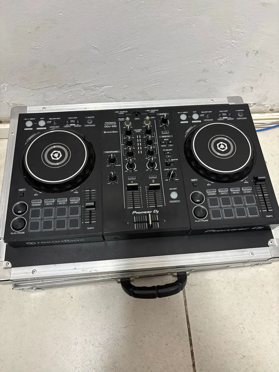 MESA DE DJ CONTROLADORA (PIONEER DJ DDJ400) C/CASE E CABO - Foto 3
