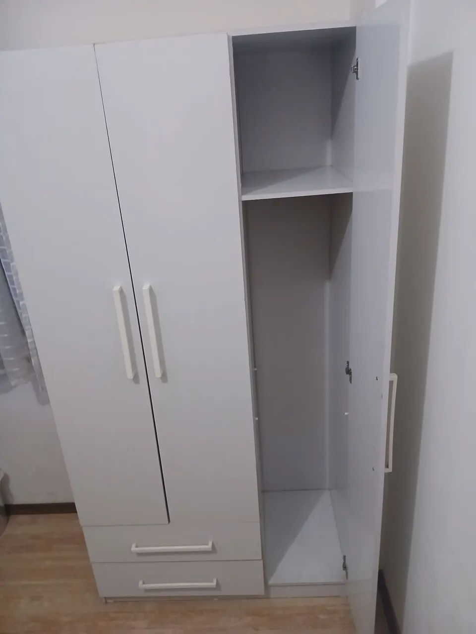 Guarda-Roupa Solteiro 4 Portas e 2 Gavetas Branco  - Foto 4