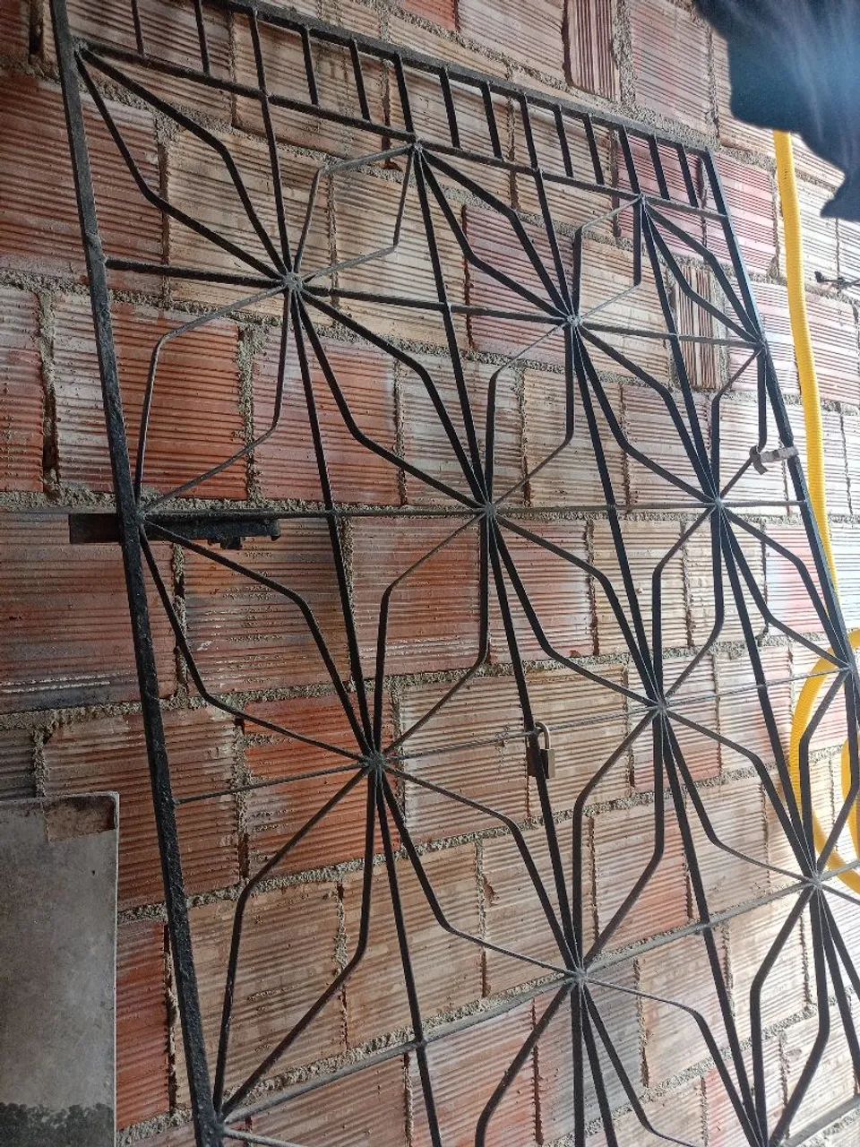 Grade em perfeito estado