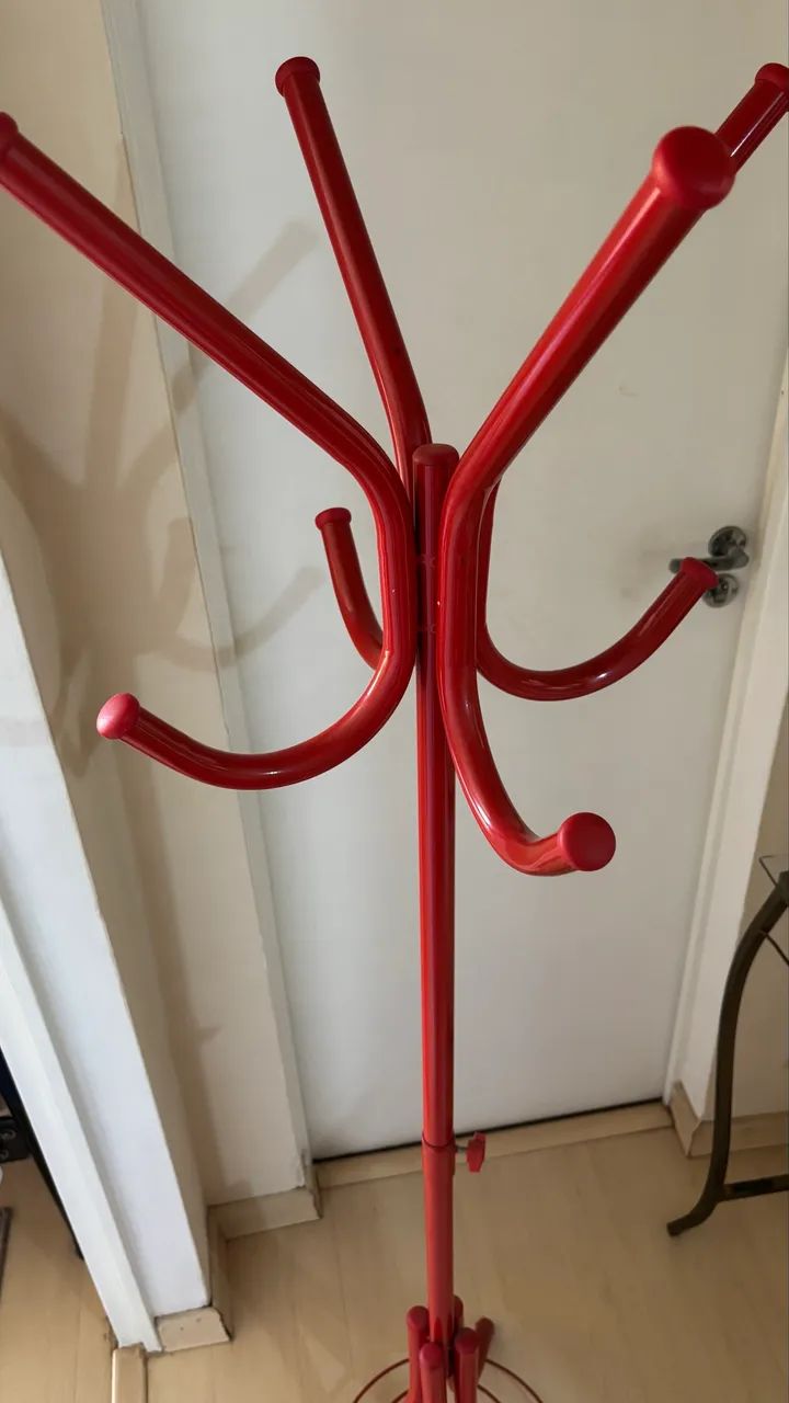 Cabide de Roupas Vermelho  - Foto 2