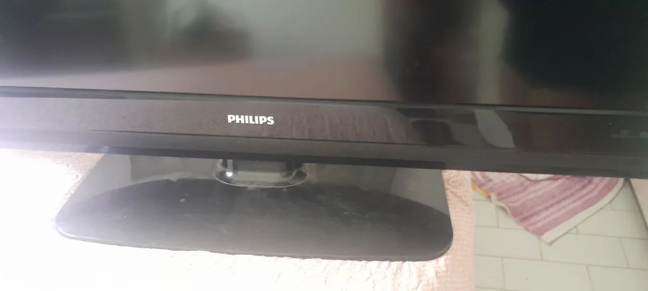 Vendo tv philips 42 polegadas convencional  - Foto 2
