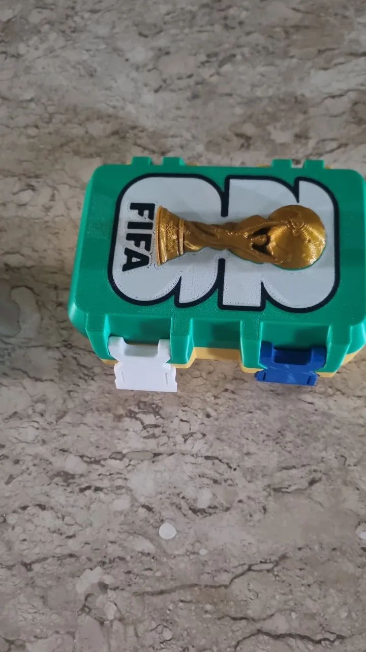 Porta figurinhas usado.