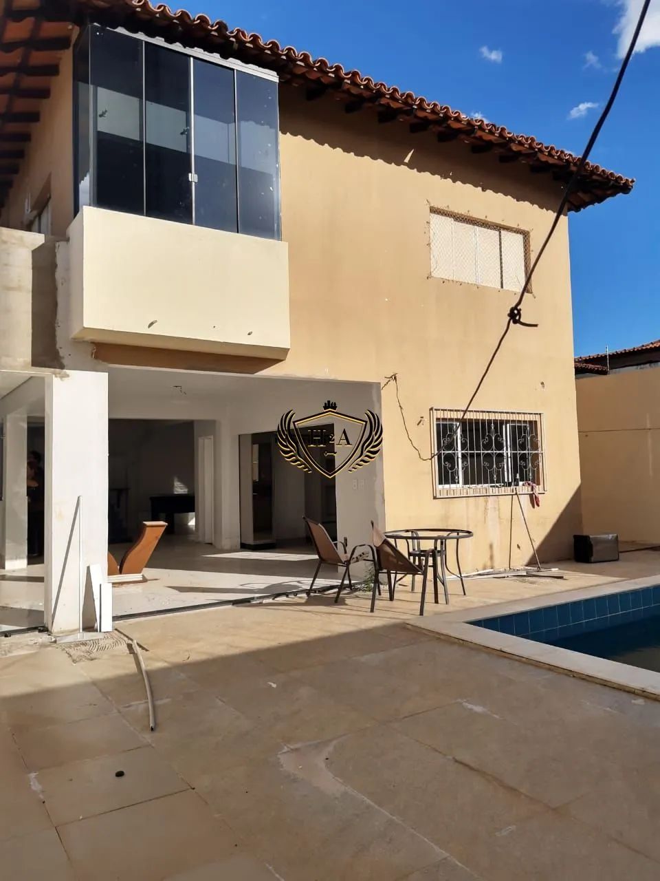 Sobrado com 4 Quartos no Bairro Jardim Cuiabá!