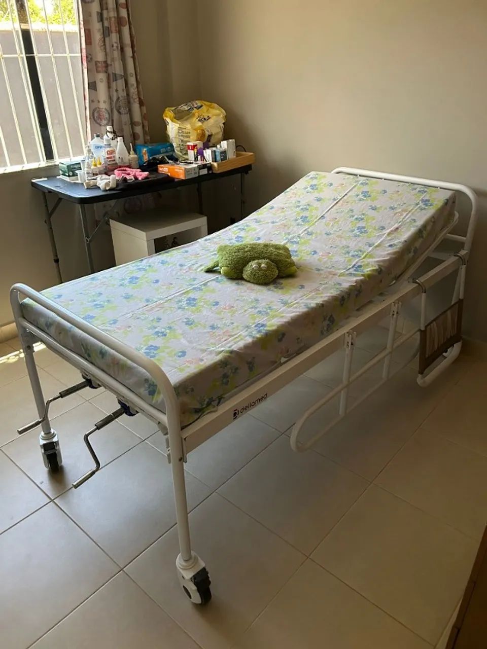 Cama hospitalar nova sem uso
