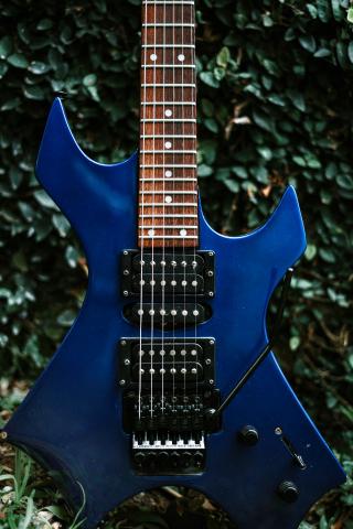 Guitarra Golden + Amplificador Crate