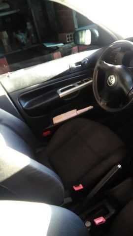 Golf 2.0 4 pneu novos - Foto 3