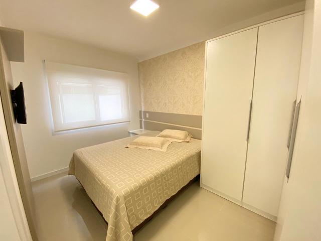 Apartamento três dormitórios decorado com terraço - Foto 18