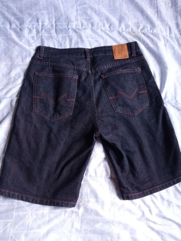 Bermuda Jeans Masculina Tamanho 42 Confecção "Reta" Usada - Foto 3