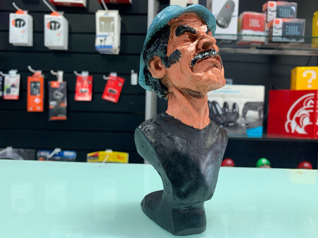 Busto em Perfeição de Resina do SR. Madruga - Foto 2