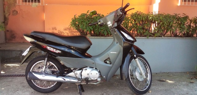 HONDA BIZ 125 2007 EMPLACADA