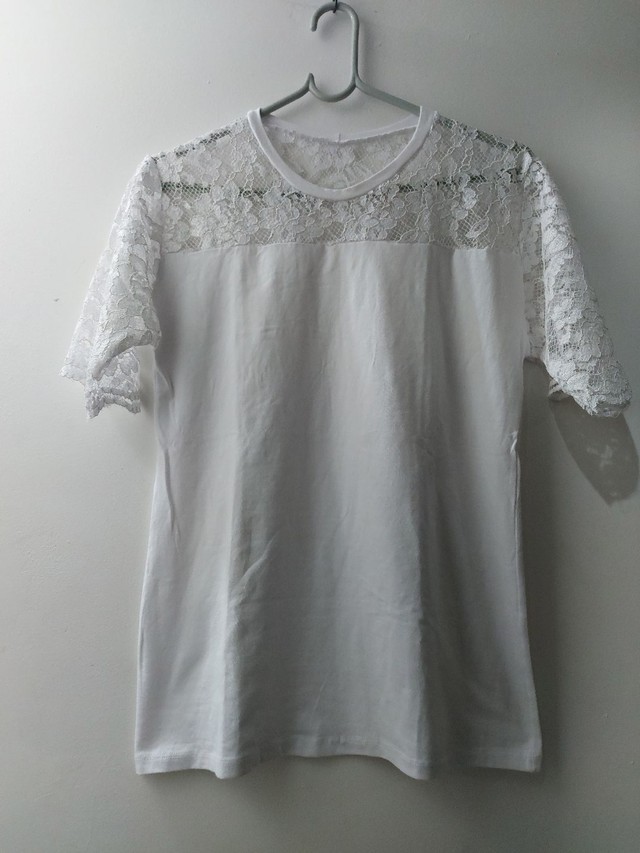Blusinha com renda, tam P - Foto 4