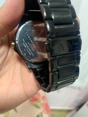 Relógio Armani cerâmica. Preto com dourado. - Foto 2