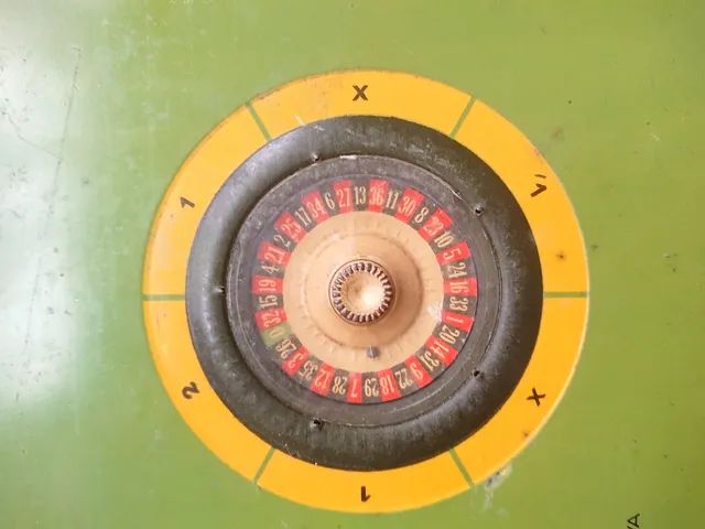 Caixa de balas Dufour com jogo de roleta  - Foto 4