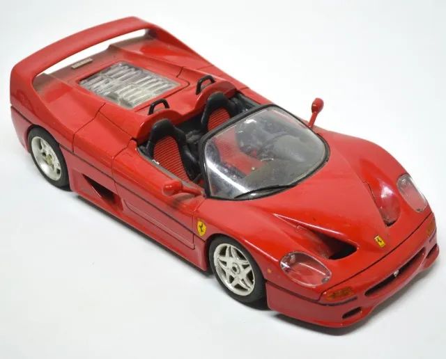 Miniatura Ferrari F50 1995 Bburago 1/18