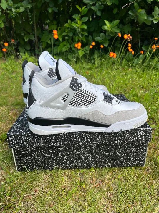 Air Jordan 4 Retro 