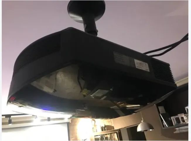 Projetor Sony Bravia FULL.HD / Lâmpada ?15% de uso / com Tela Retrátil incluso / Trocas - Foto 3